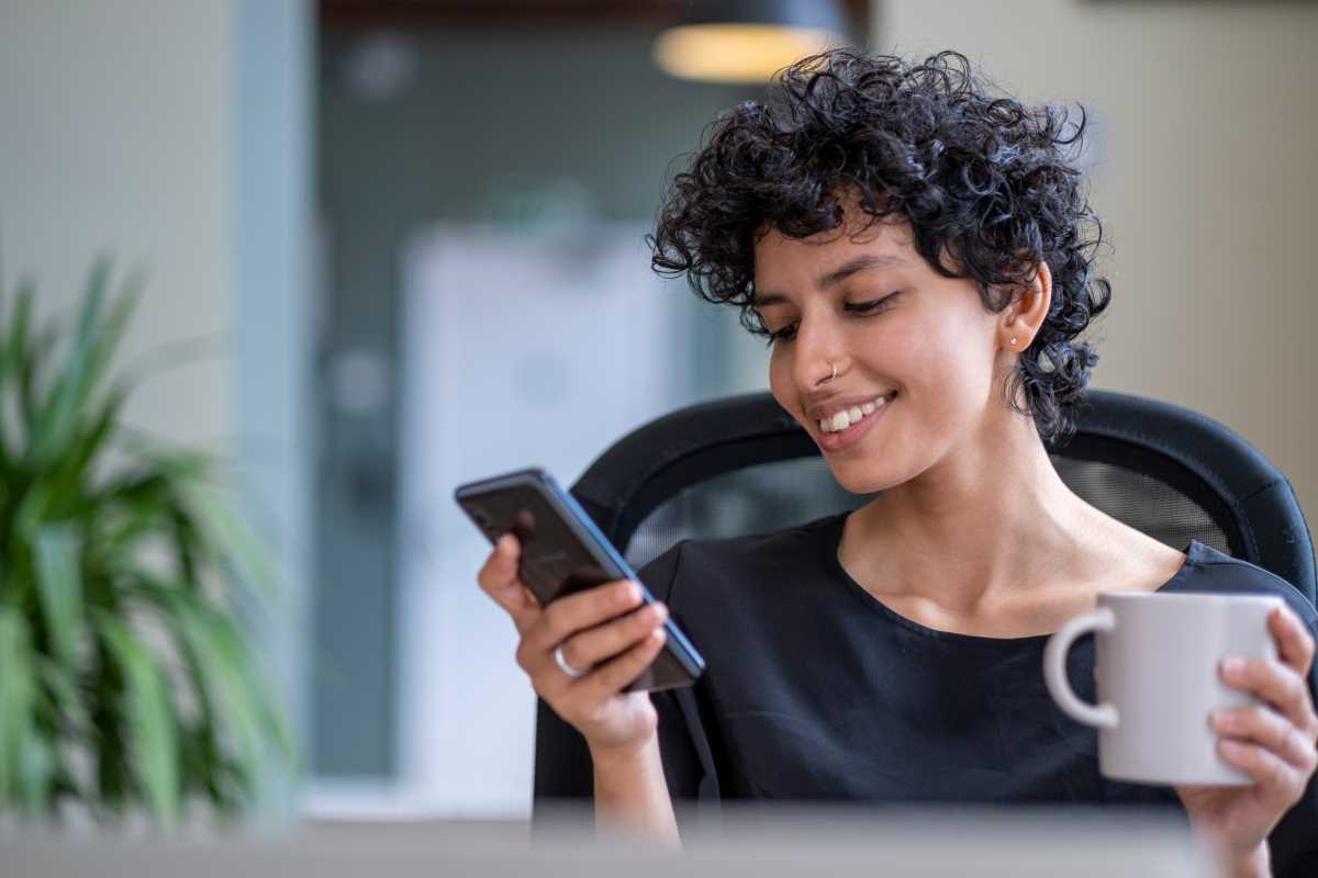Use Social Media to Promote Your Creative Side Hustle
