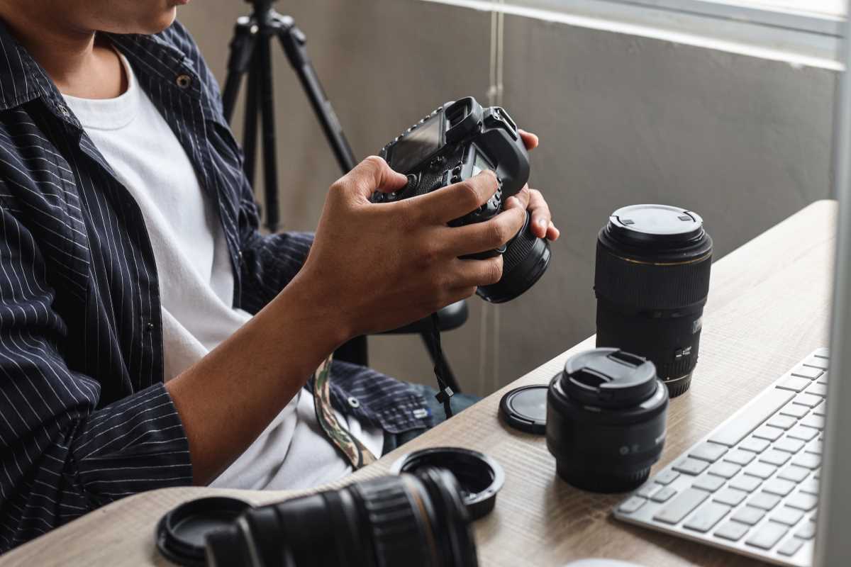 How to Set Up a Photography Studio in a Small Home Space